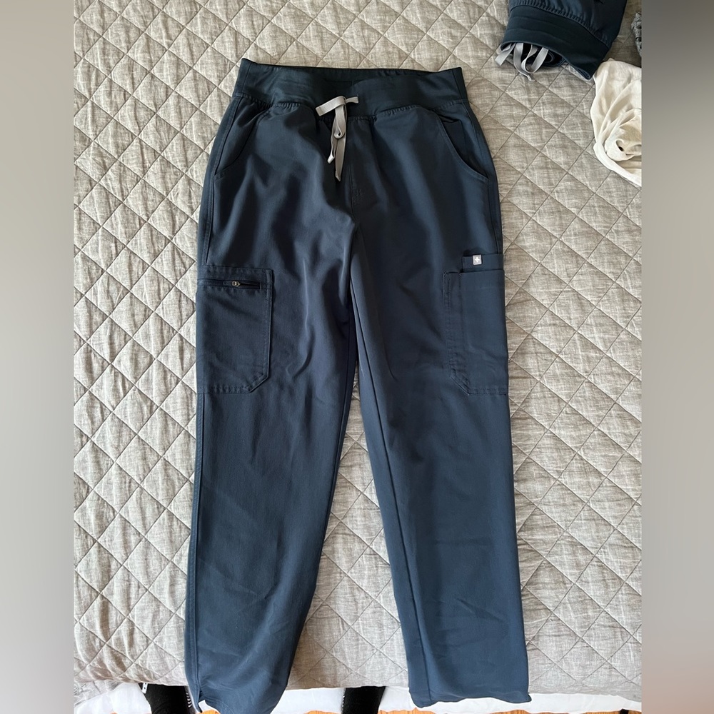 Figs High Waisted Yola™ Skinny Scrub Pants - Size Med -  dark harbor